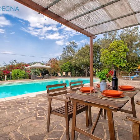 Villa Melograno With Exclusive Swimming Pool Surrounded By Greenery Campanedda Exterior foto