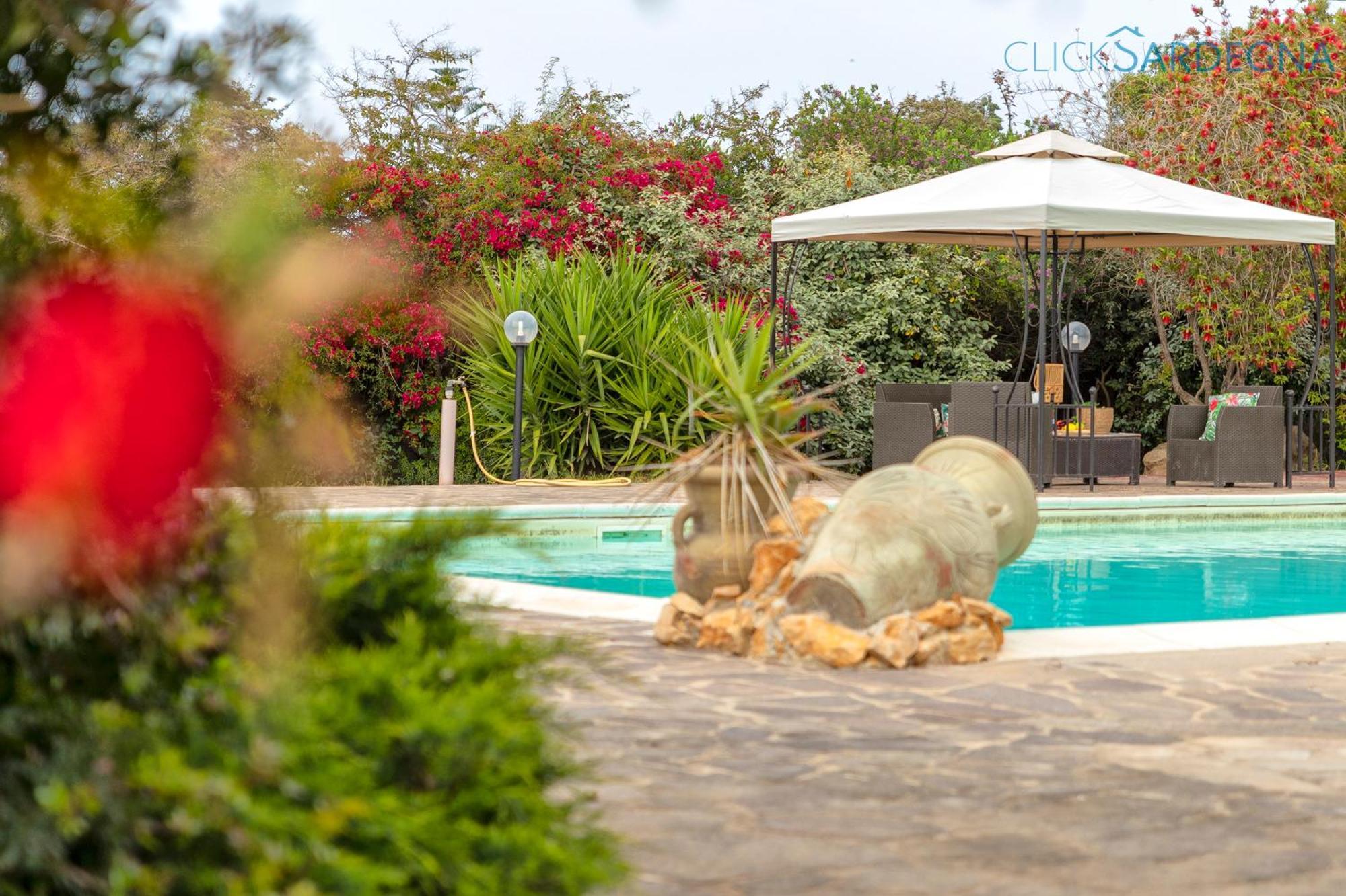 Villa Melograno With Exclusive Swimming Pool Surrounded By Greenery Campanedda Exterior foto